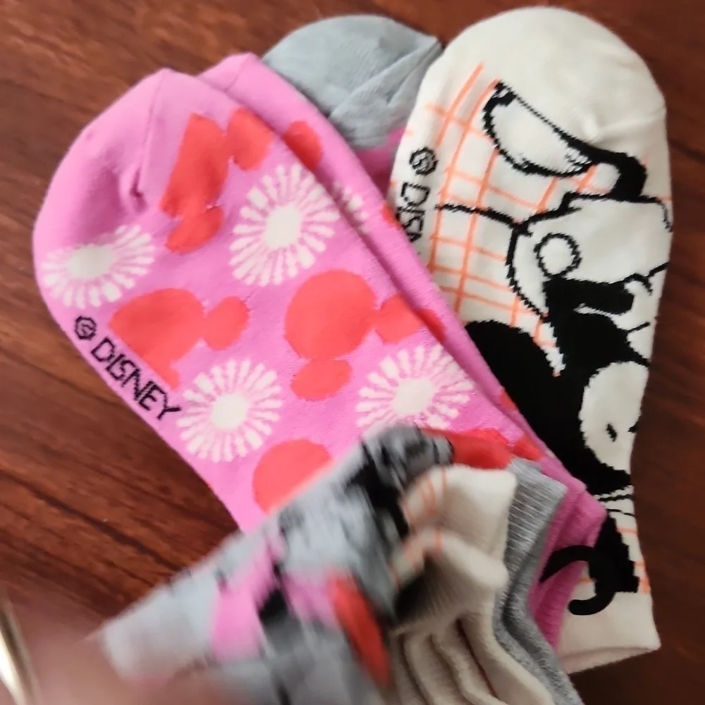 Disney Socks Womens Mickey Mouse Size 4-10 shoe Ankle Socks NEW